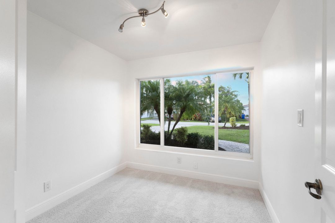 For Sale: $785,000 (3 beds, 2 baths, 1247 Square Feet)