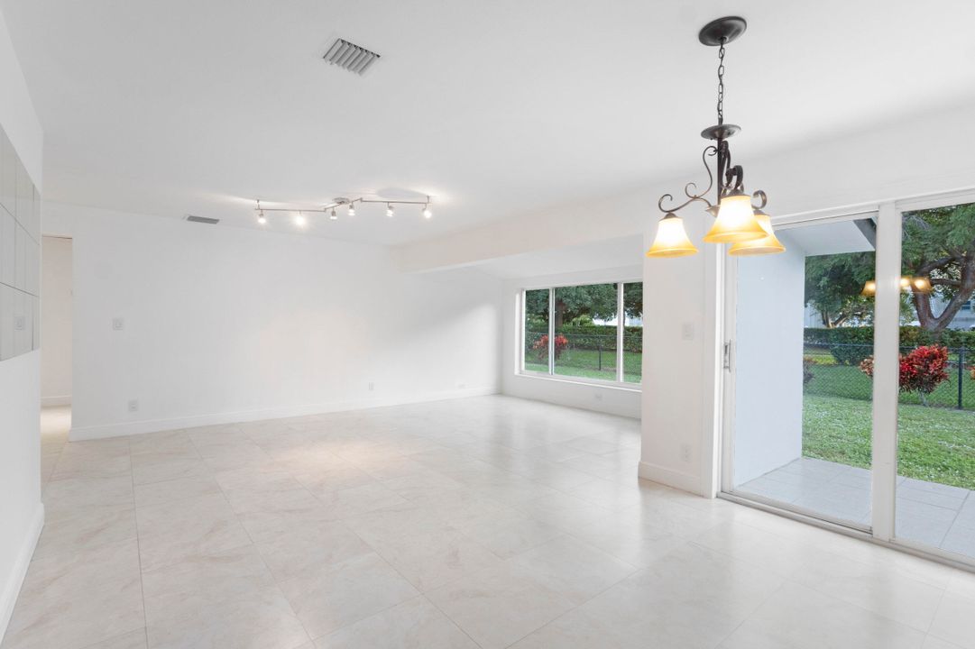 For Sale: $785,000 (3 beds, 2 baths, 1247 Square Feet)