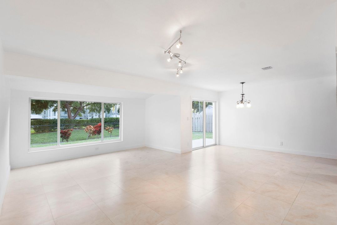 For Sale: $785,000 (3 beds, 2 baths, 1247 Square Feet)