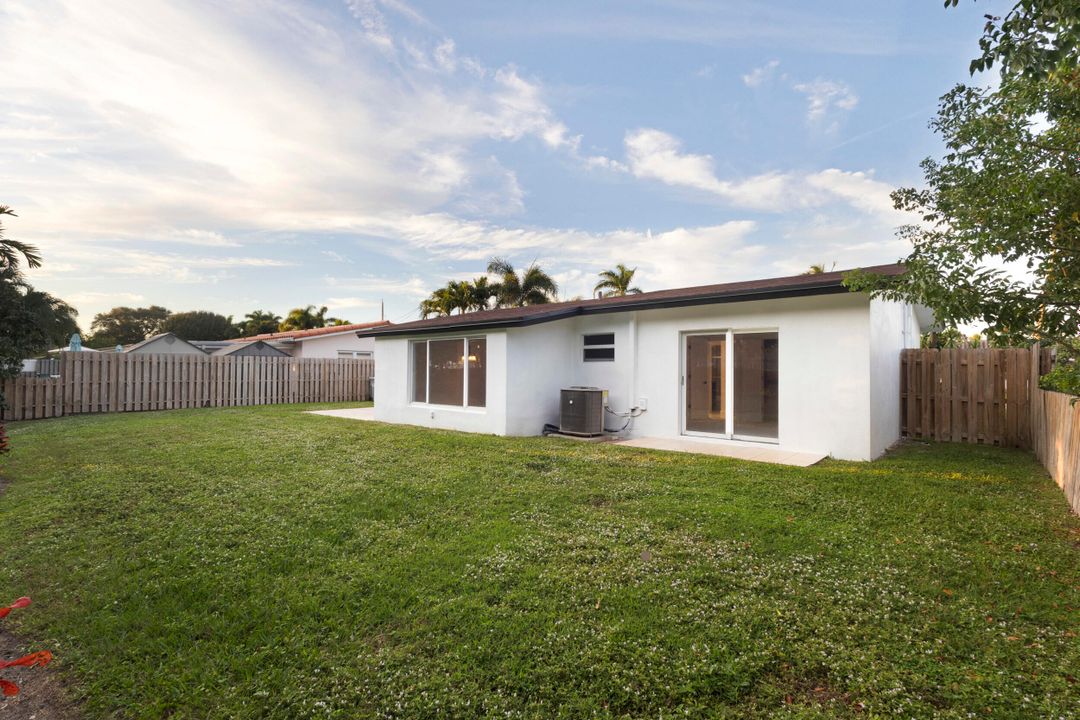 For Sale: $785,000 (3 beds, 2 baths, 1247 Square Feet)