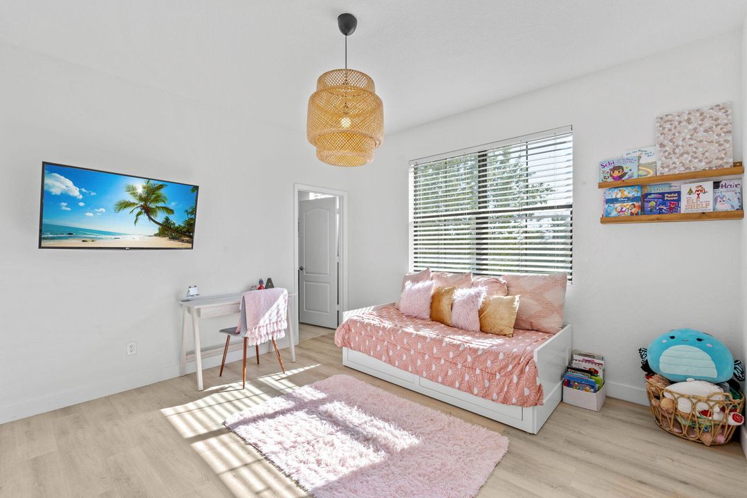 待售: $301,860 (2 贝兹, 2 浴室, 1490 平方英尺)