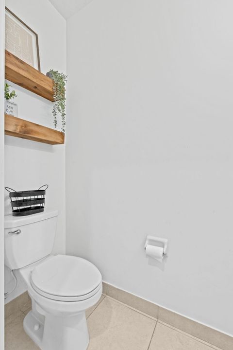 待售: $301,860 (2 贝兹, 2 浴室, 1490 平方英尺)