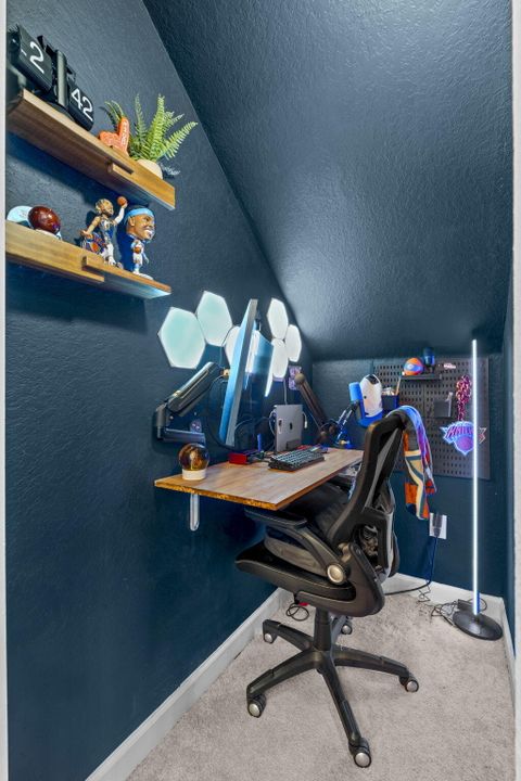 待售: $301,860 (2 贝兹, 2 浴室, 1490 平方英尺)