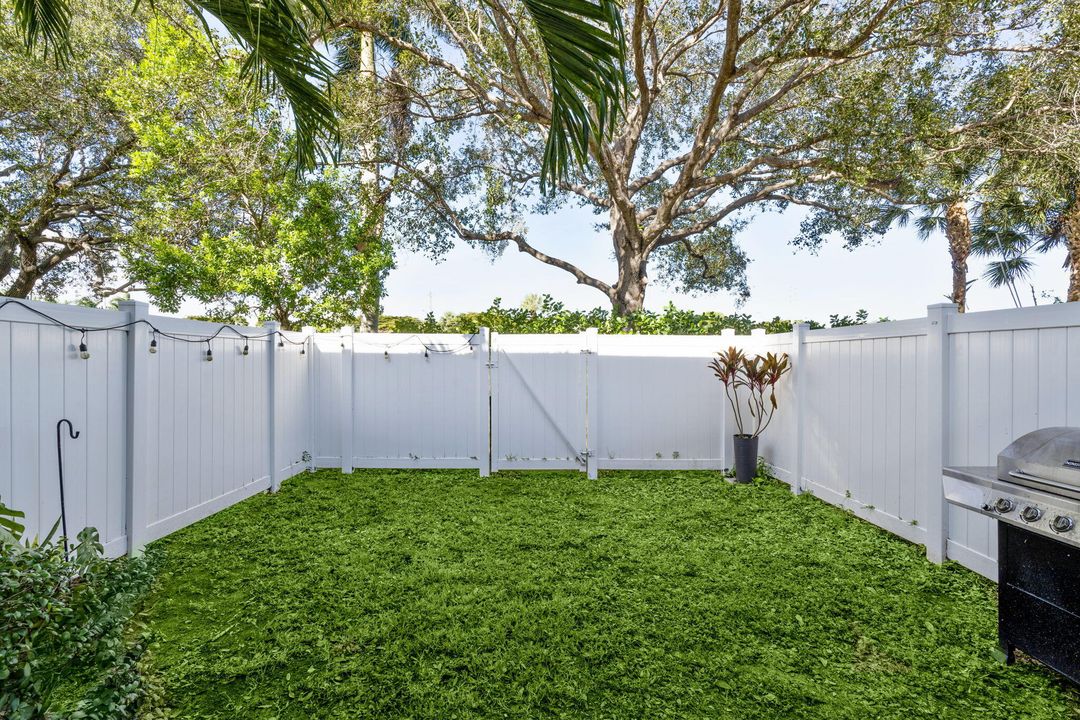 待售: $301,860 (2 贝兹, 2 浴室, 1490 平方英尺)