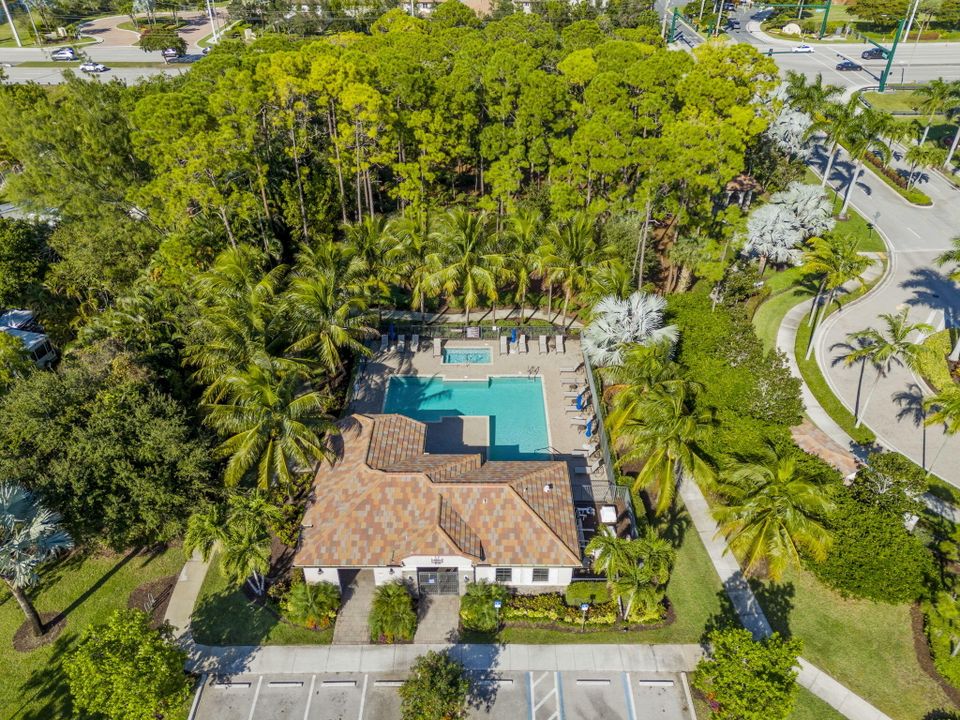 待售: $301,860 (2 贝兹, 2 浴室, 1490 平方英尺)