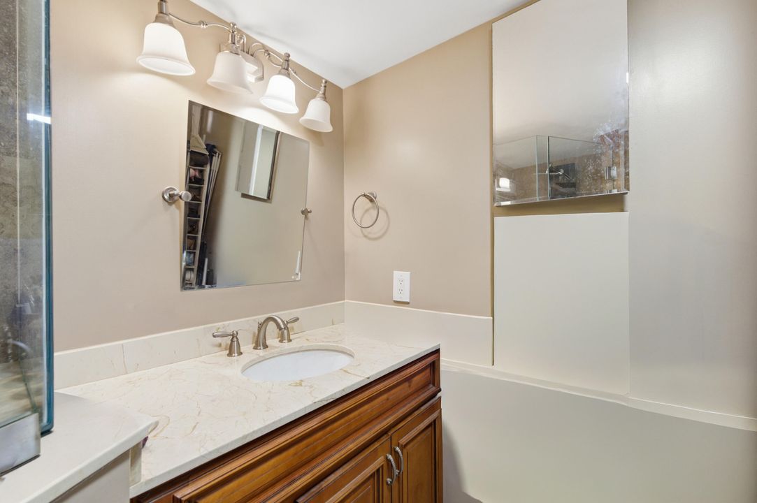 En Venta: $245,000 (2 camas, 2 baños, 984 Pies cuadrados)