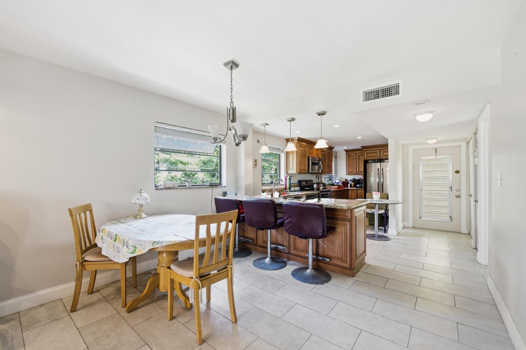 En Venta: $245,000 (2 camas, 2 baños, 984 Pies cuadrados)