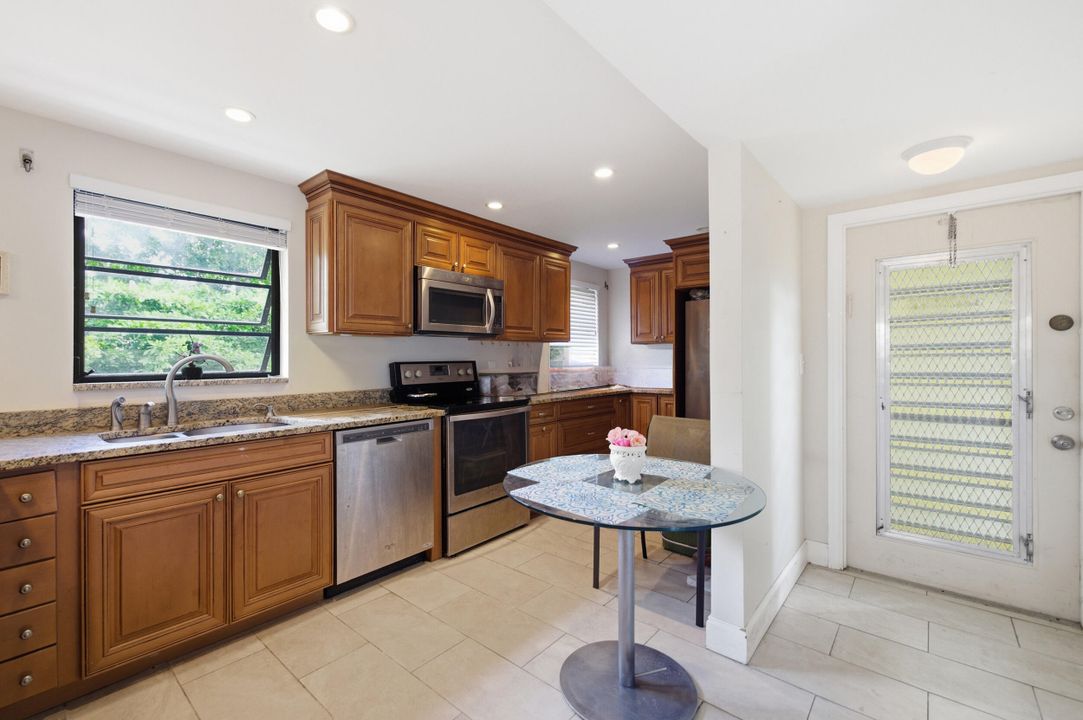 En Venta: $245,000 (2 camas, 2 baños, 984 Pies cuadrados)