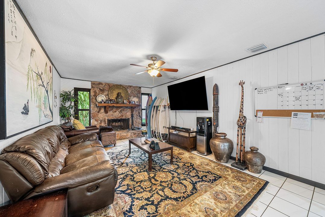 待售: $1,195,000 (4 贝兹, 2 浴室, 1956 平方英尺)