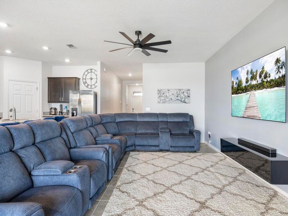 For Rent: $2,850 (3 beds, 2 baths, 2034 Square Feet)