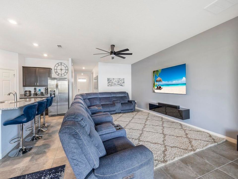 For Rent: $2,850 (3 beds, 2 baths, 2034 Square Feet)