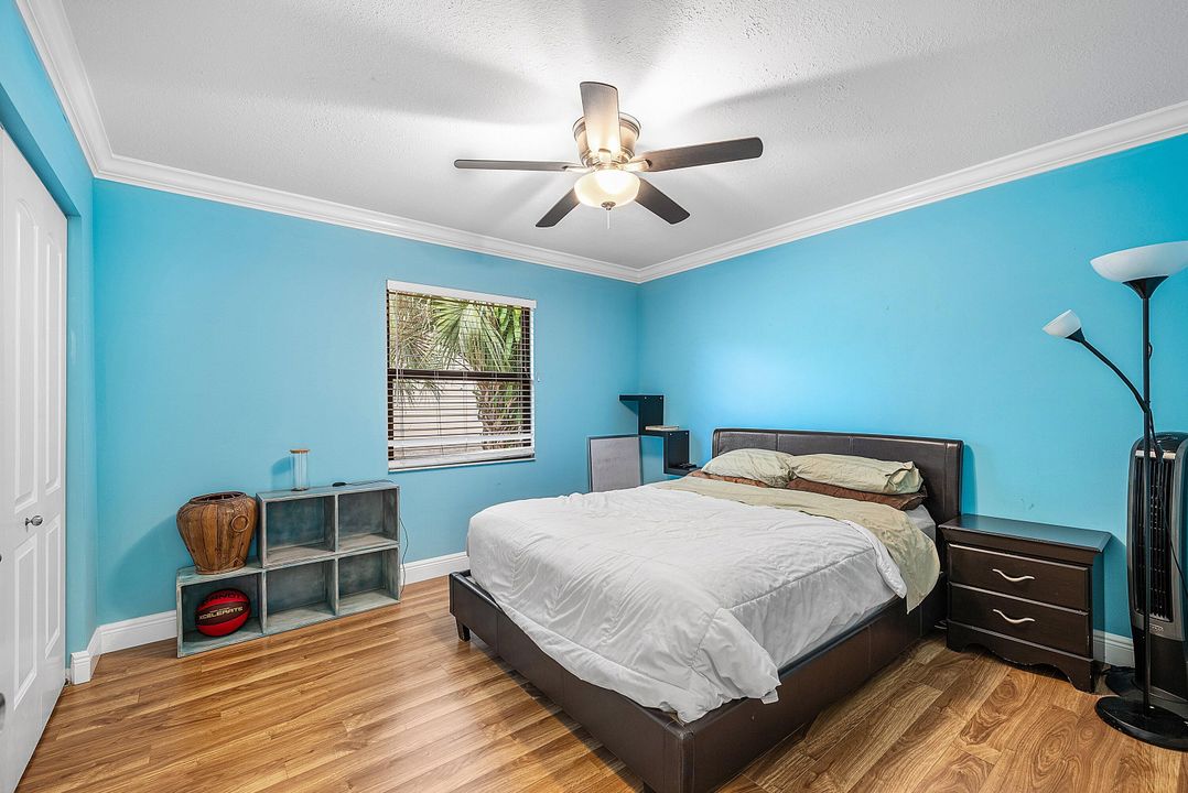 待售: $1,195,000 (4 贝兹, 2 浴室, 1956 平方英尺)