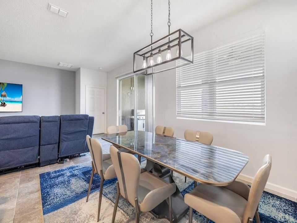 For Rent: $2,850 (3 beds, 2 baths, 2034 Square Feet)