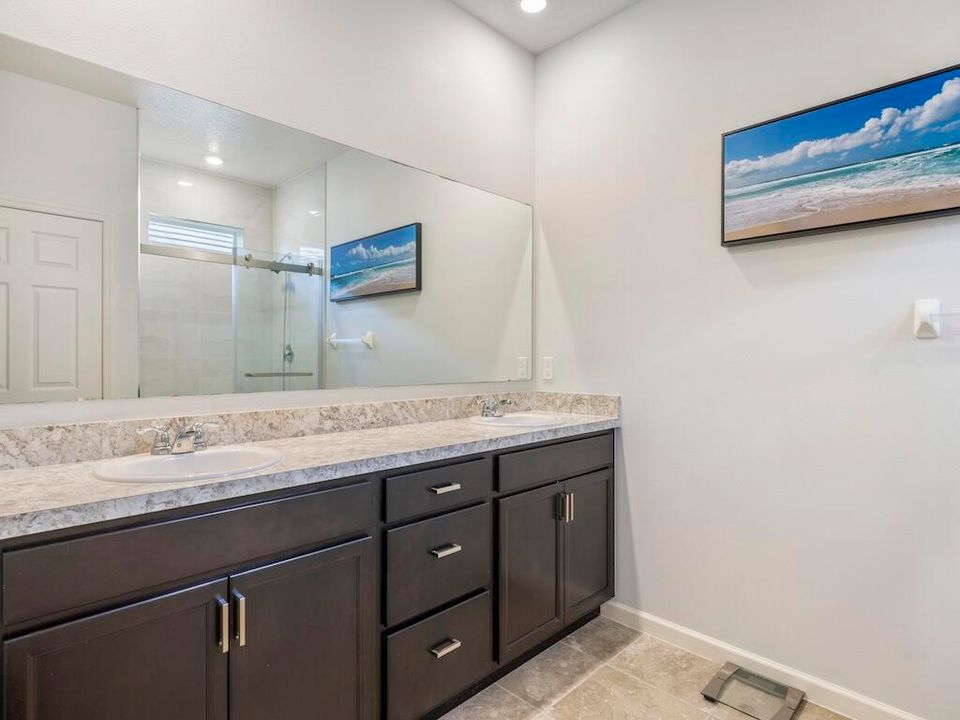 For Rent: $2,850 (3 beds, 2 baths, 2034 Square Feet)