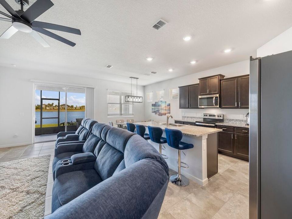 For Rent: $2,850 (3 beds, 2 baths, 2034 Square Feet)