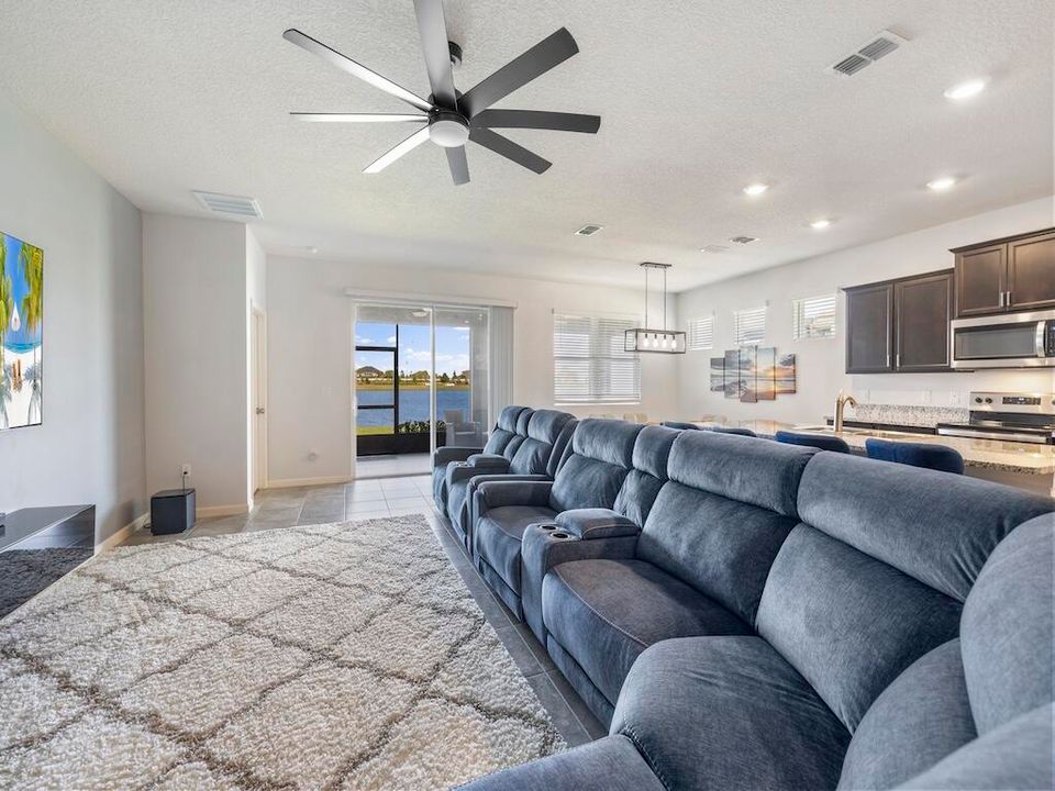 For Rent: $2,850 (3 beds, 2 baths, 2034 Square Feet)