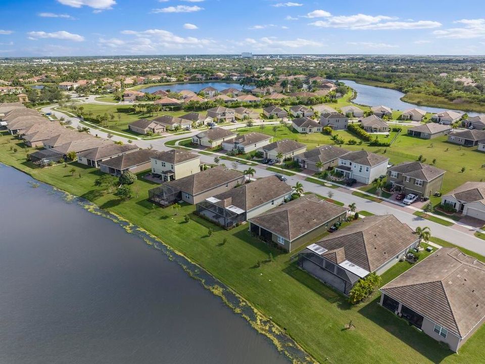 For Rent: $2,850 (3 beds, 2 baths, 2034 Square Feet)