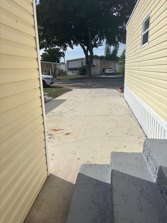 For Sale: $148,000 (4 beds, 2 baths, 1344 Square Feet)