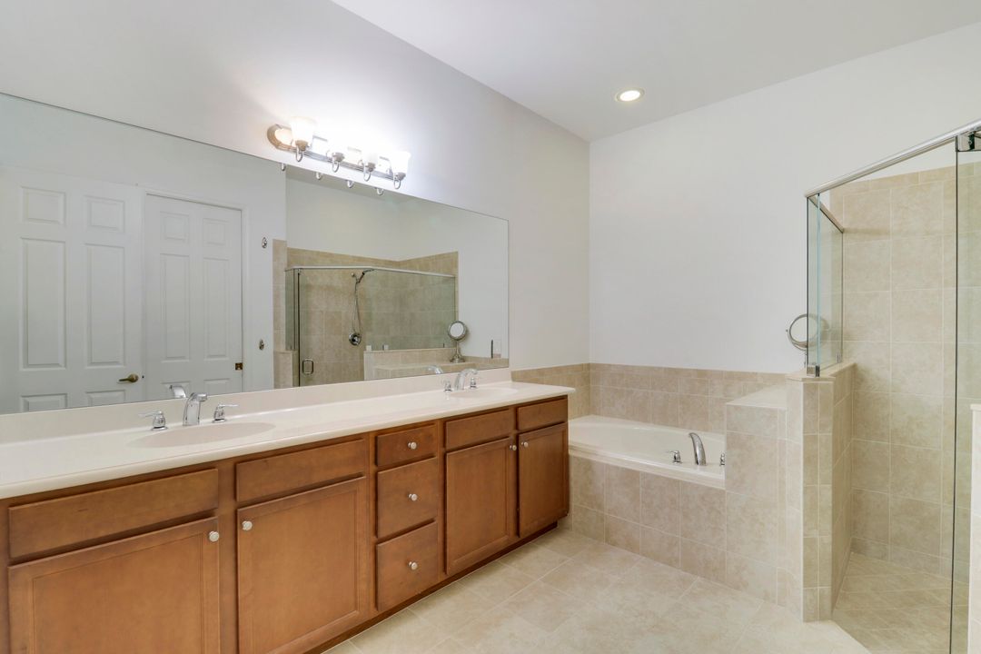 待售: $820,000 (3 贝兹, 2 浴室, 2467 平方英尺)