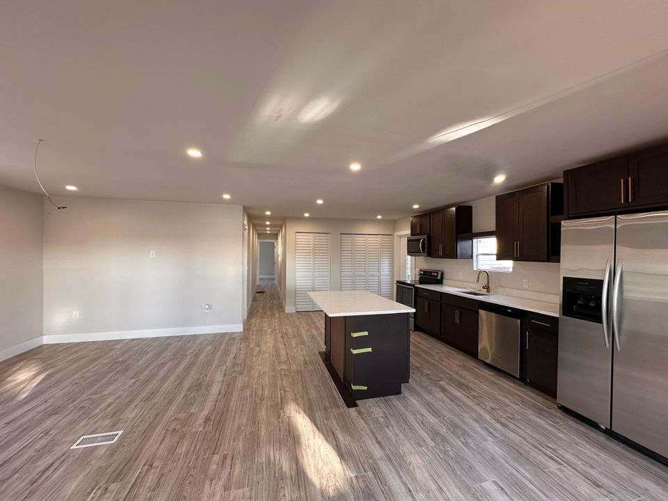 For Sale: $148,000 (4 beds, 2 baths, 1344 Square Feet)