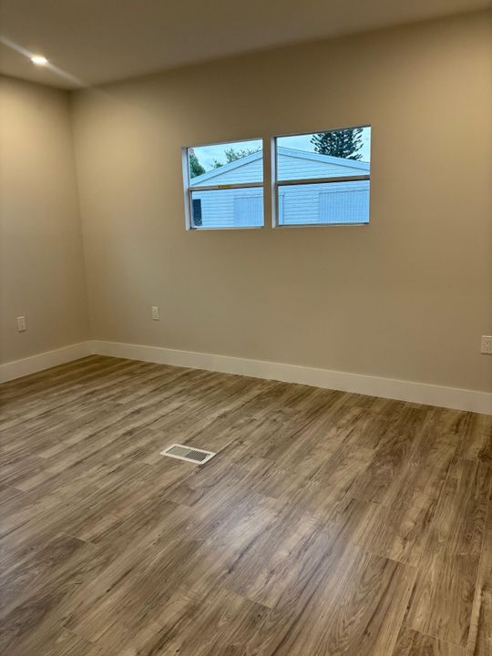 For Sale: $148,000 (4 beds, 2 baths, 1344 Square Feet)