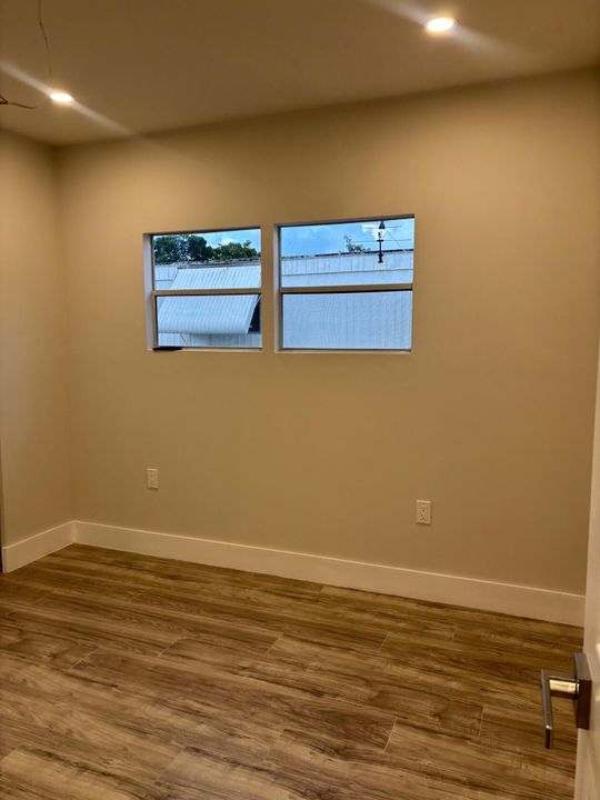 For Sale: $148,000 (4 beds, 2 baths, 1344 Square Feet)