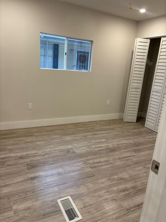 For Sale: $148,000 (4 beds, 2 baths, 1344 Square Feet)