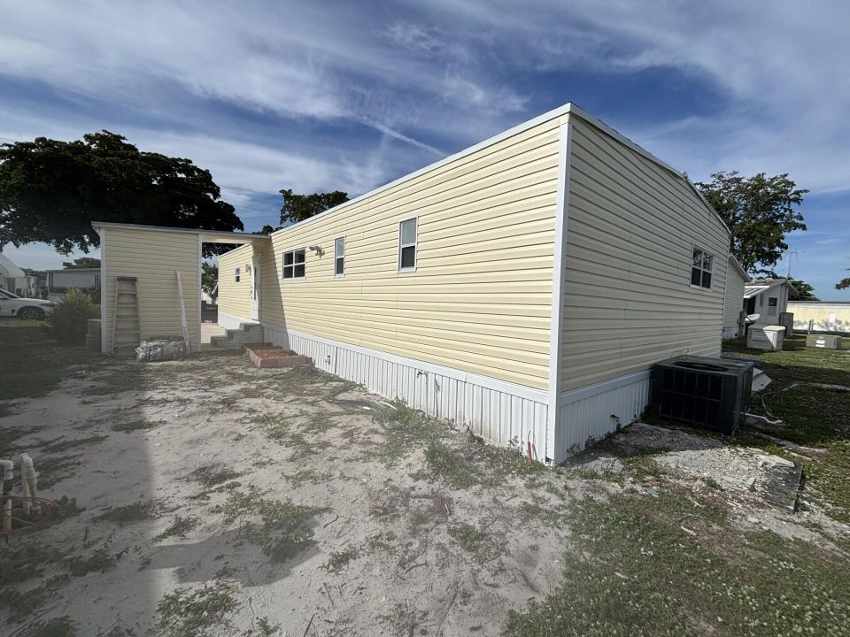 For Sale: $148,000 (4 beds, 2 baths, 1344 Square Feet)