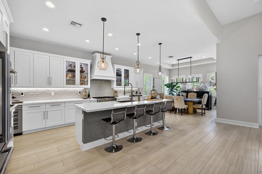 En Venta: $1,995,000 (6 camas, 3 baños, 3939 Pies cuadrados)