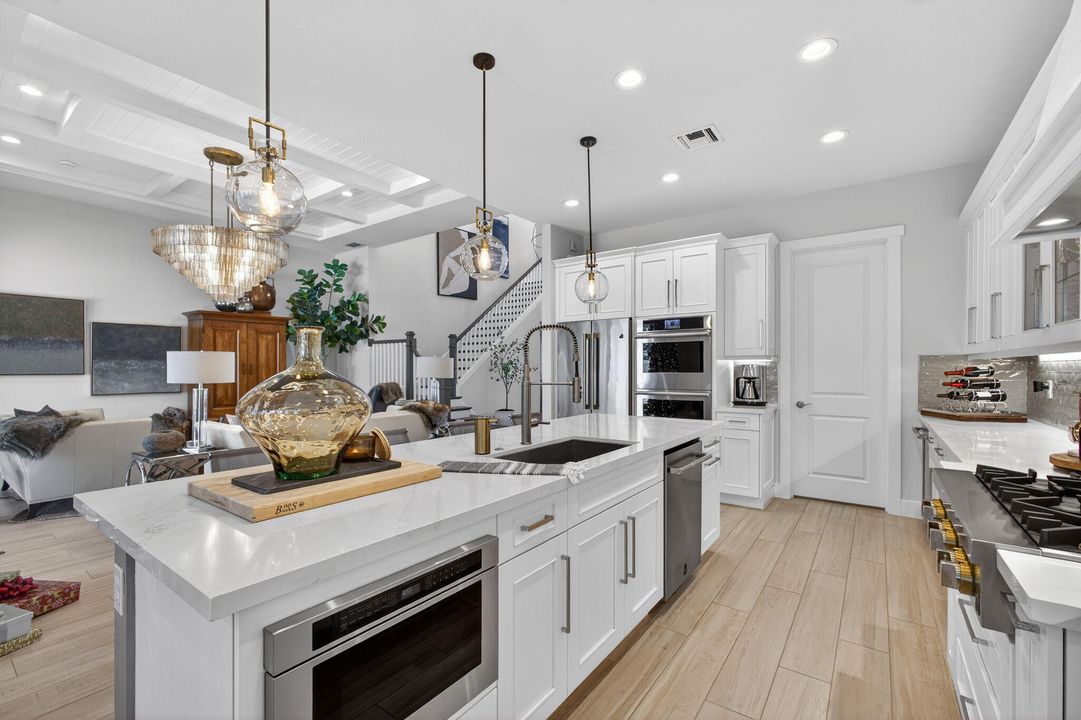 En Venta: $1,995,000 (6 camas, 3 baños, 3939 Pies cuadrados)