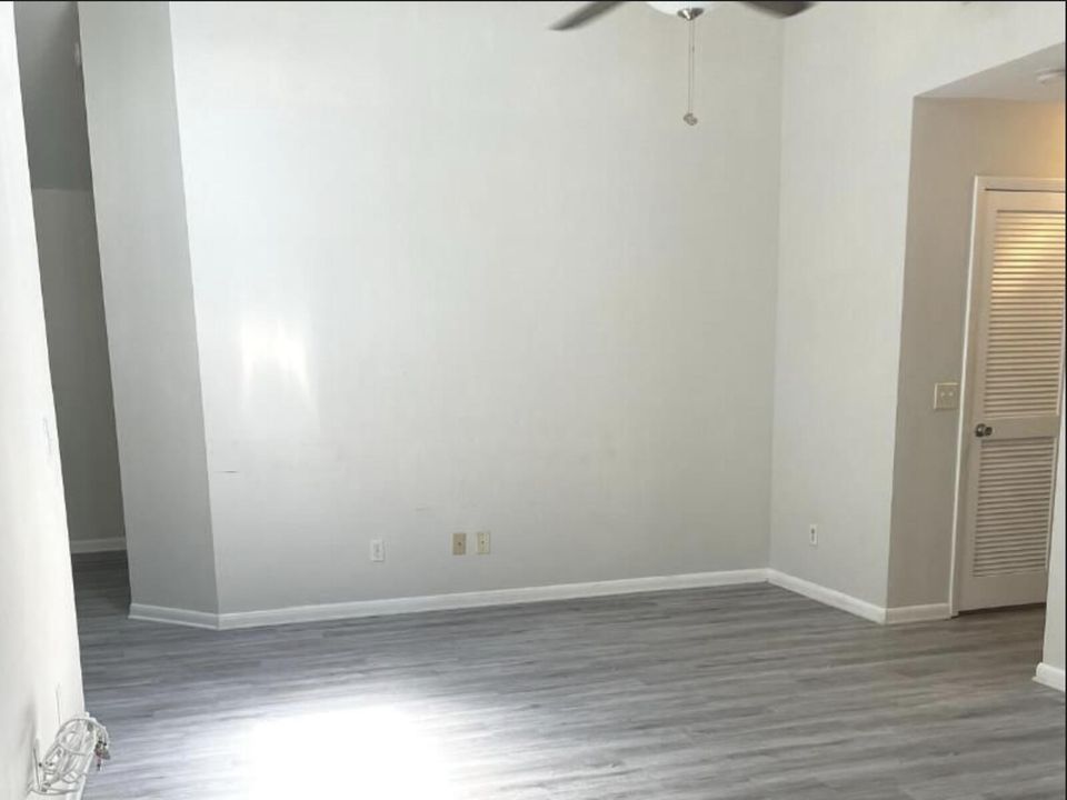 For Rent: $2,250 (2 beds, 2 baths, 1092 Square Feet)