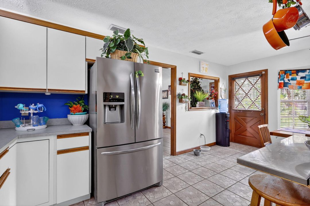 待售: $425,000 (3 贝兹, 2 浴室, 2100 平方英尺)