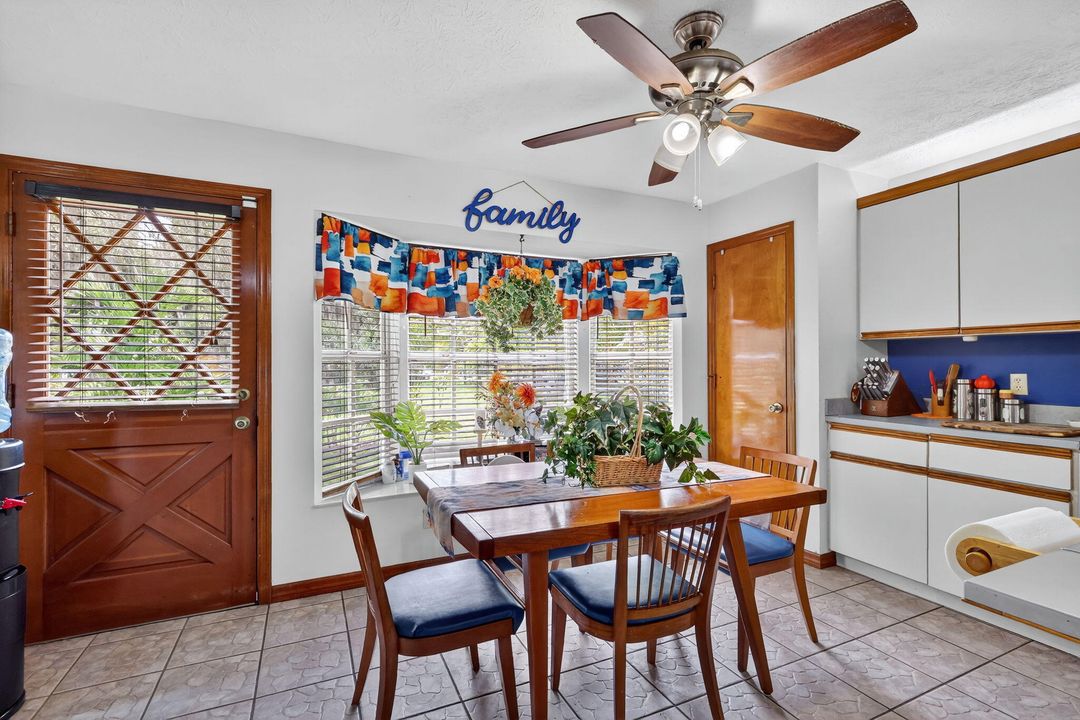 待售: $425,000 (3 贝兹, 2 浴室, 2100 平方英尺)