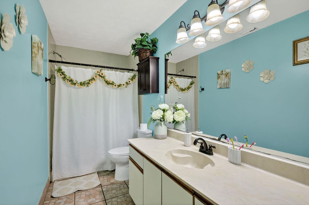 待售: $425,000 (3 贝兹, 2 浴室, 2100 平方英尺)