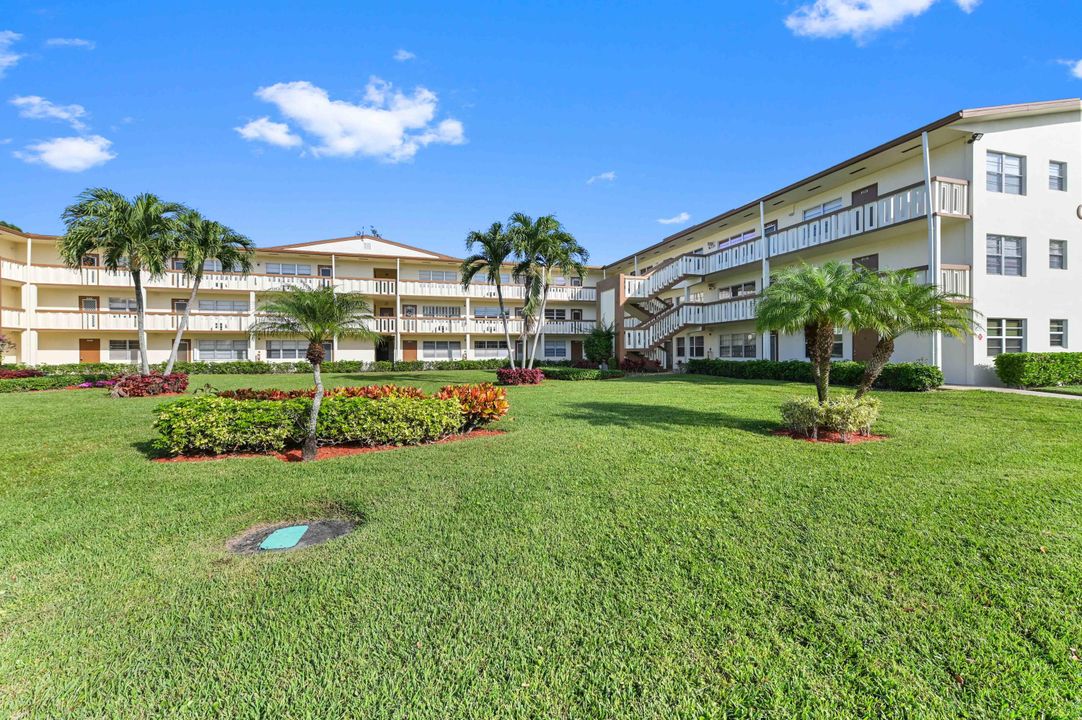 На продажу: $79,900 (1 спален, 1 ванн, 720 Квадратных фут)