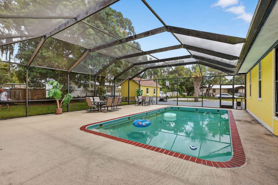 待售: $425,000 (3 贝兹, 2 浴室, 2100 平方英尺)