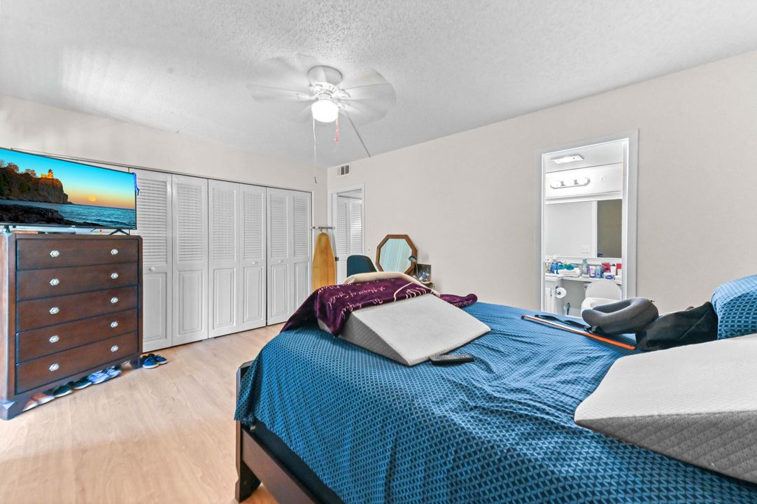 На продажу: $79,900 (1 спален, 1 ванн, 720 Квадратных фут)