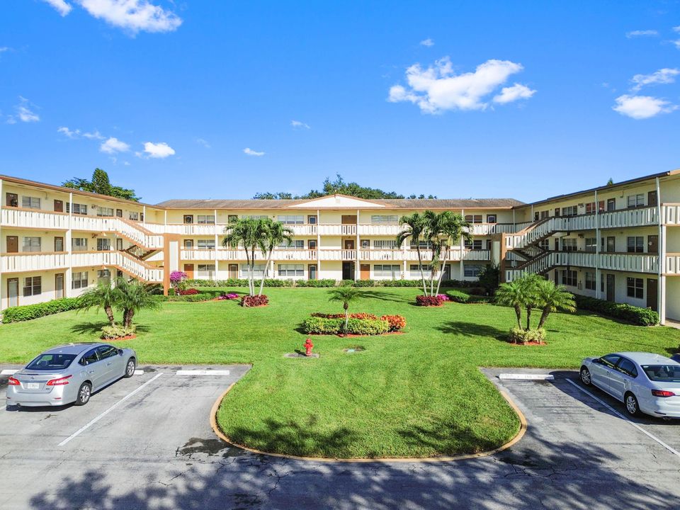 На продажу: $79,900 (1 спален, 1 ванн, 720 Квадратных фут)