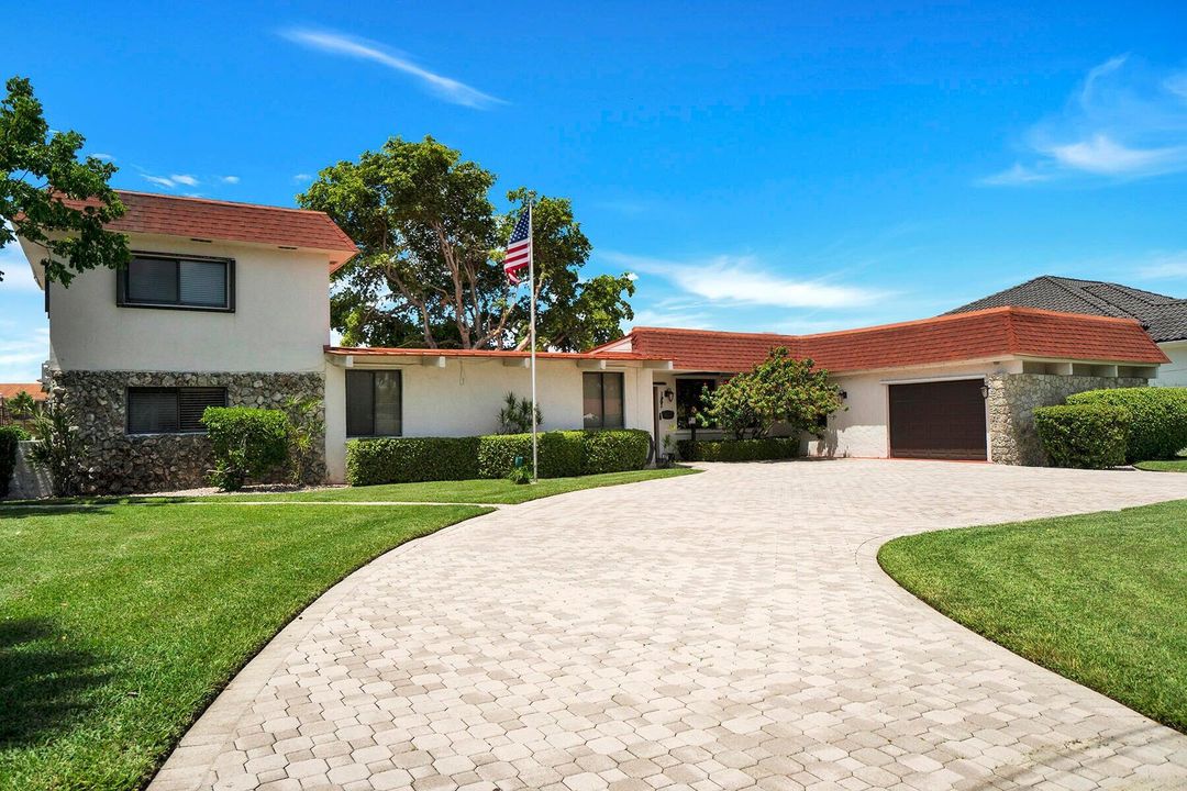 出租: $5,000 (2 贝兹, 1 浴室, 2702 平方英尺)