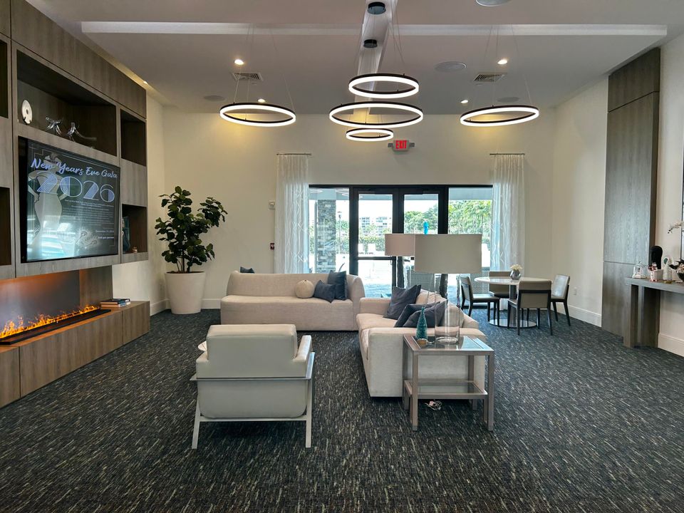 En Venta: $549,000 (3 camas, 2 baños, 1411 Pies cuadrados)