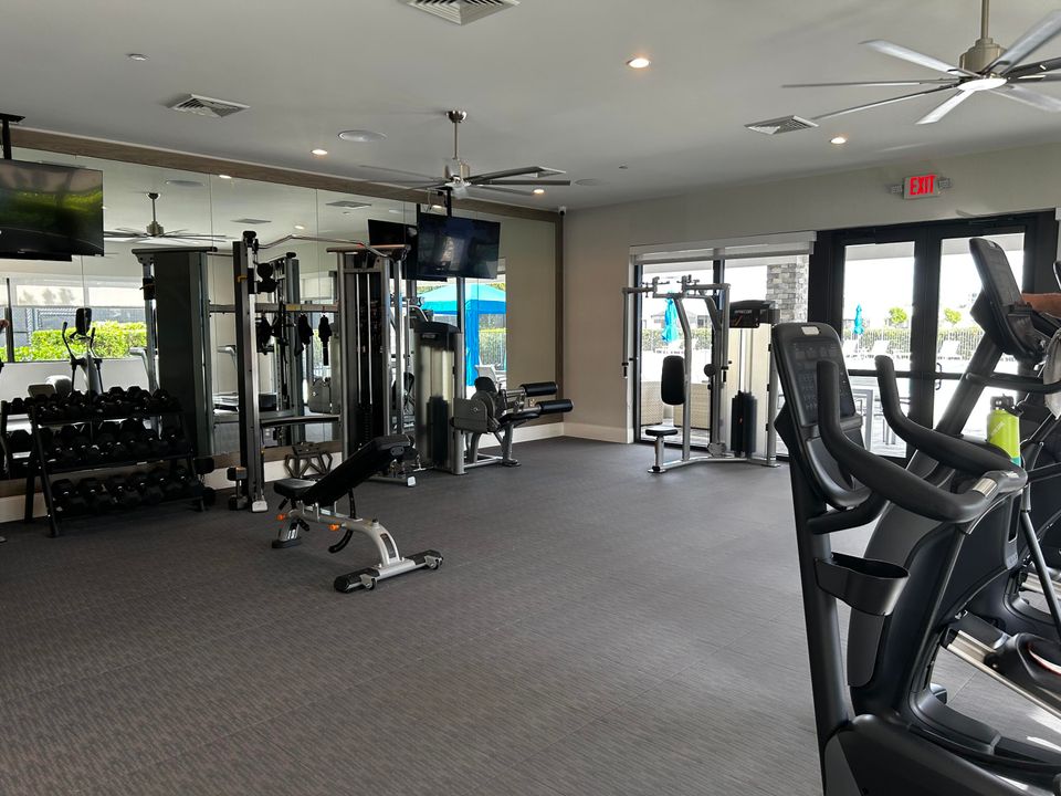 En Venta: $549,000 (3 camas, 2 baños, 1411 Pies cuadrados)