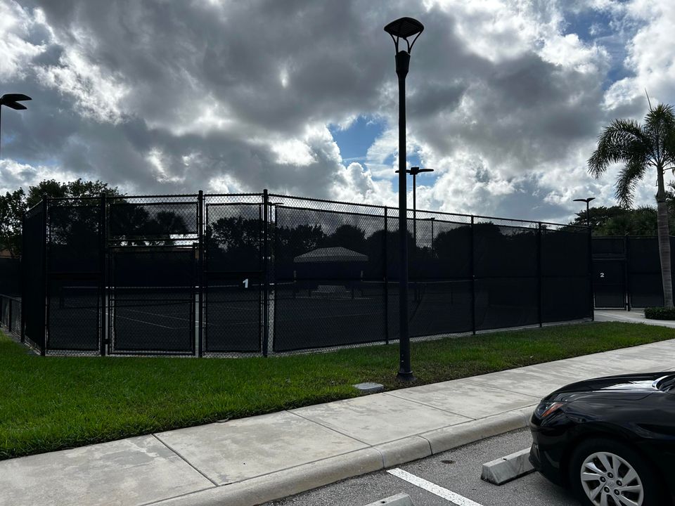 En Venta: $549,000 (3 camas, 2 baños, 1411 Pies cuadrados)