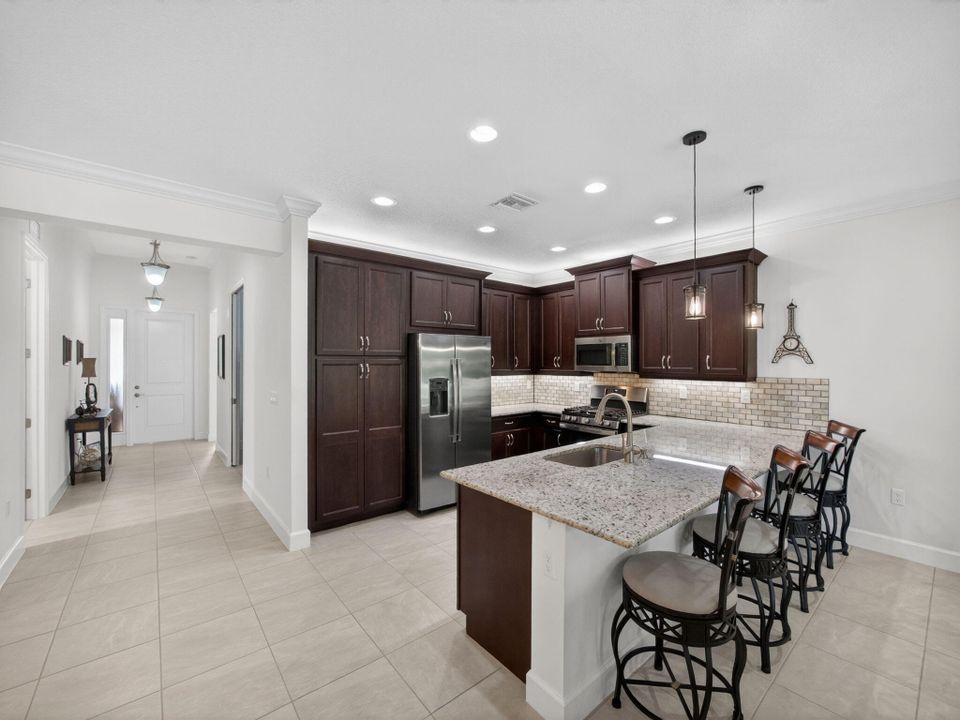 待售: $465,000 (2 贝兹, 2 浴室, 1750 平方英尺)