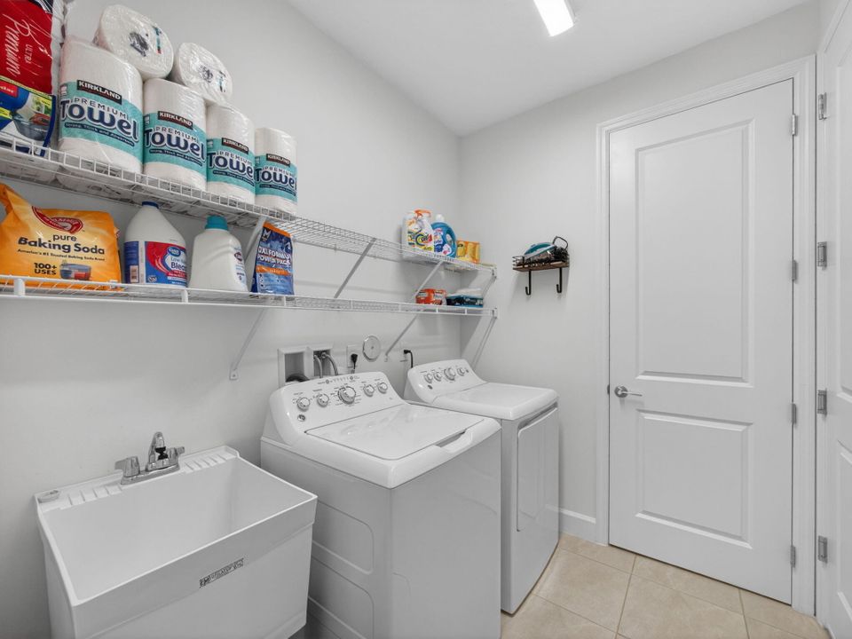 待售: $465,000 (2 贝兹, 2 浴室, 1750 平方英尺)