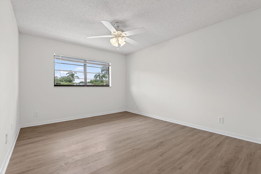 For Rent: $2,150 (1 beds, 2 baths, 980 Square Feet)