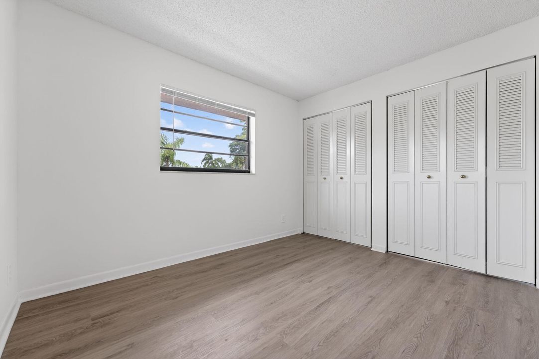 For Rent: $2,150 (1 beds, 2 baths, 980 Square Feet)