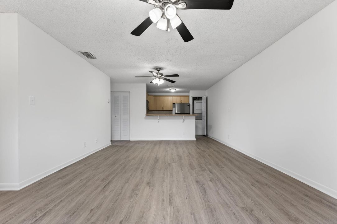 For Rent: $2,150 (1 beds, 2 baths, 980 Square Feet)