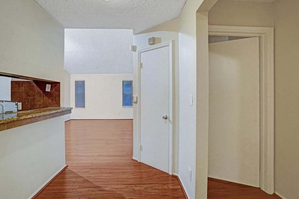 В аренду: $2,000 (2 спален, 2 ванн, 1088 Квадратных фут)