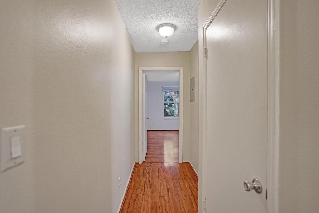 В аренду: $2,000 (2 спален, 2 ванн, 1088 Квадратных фут)