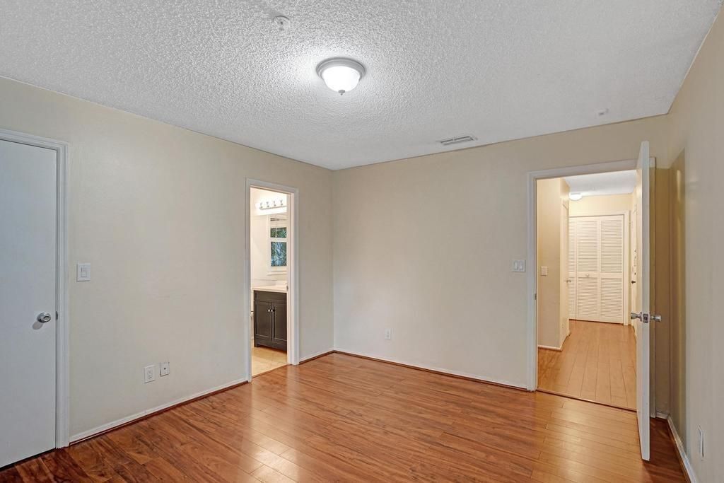 В аренду: $2,000 (2 спален, 2 ванн, 1088 Квадратных фут)